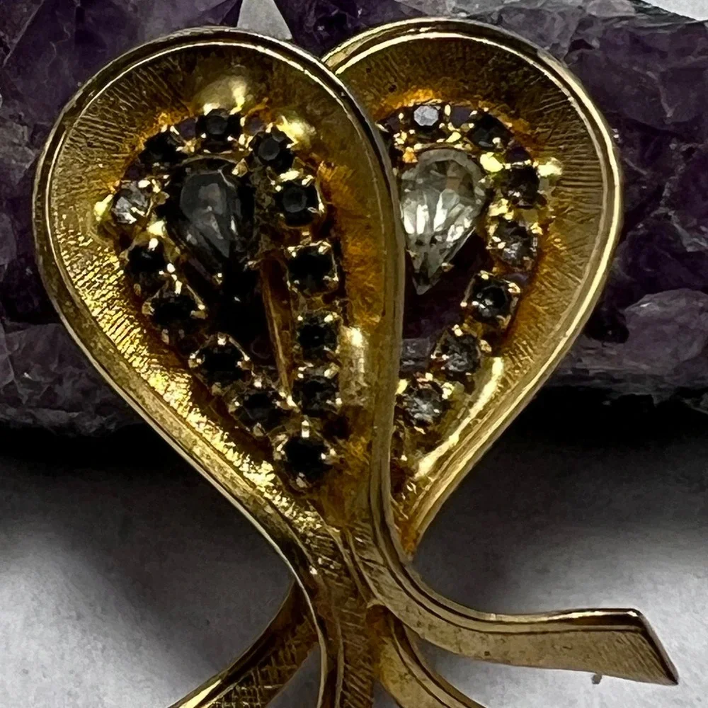 Vintage Gold Tone Heart Rhinestone Brooch Pin Dangle Rhinestones Statement